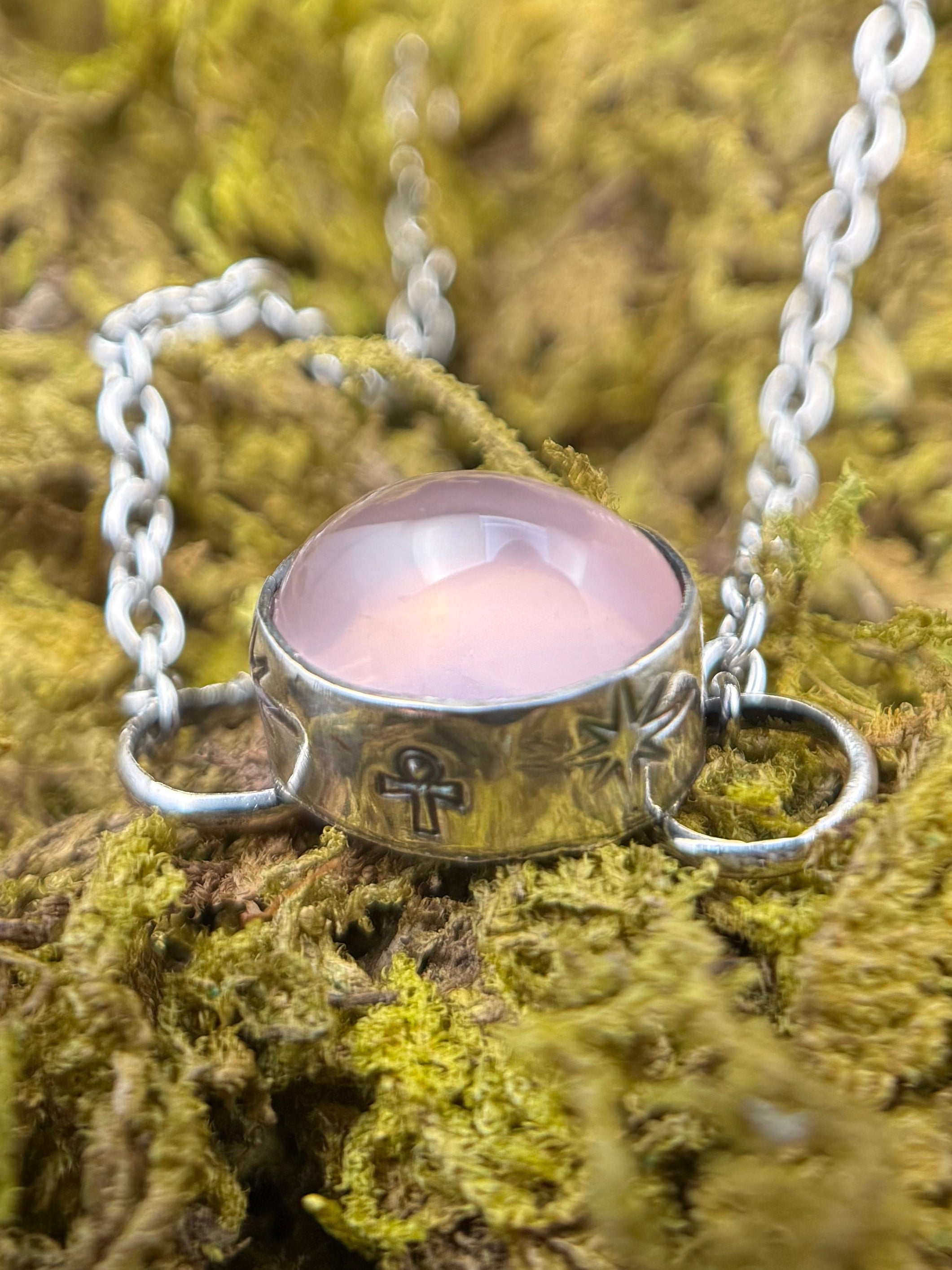 Rosy Guidance Necklace